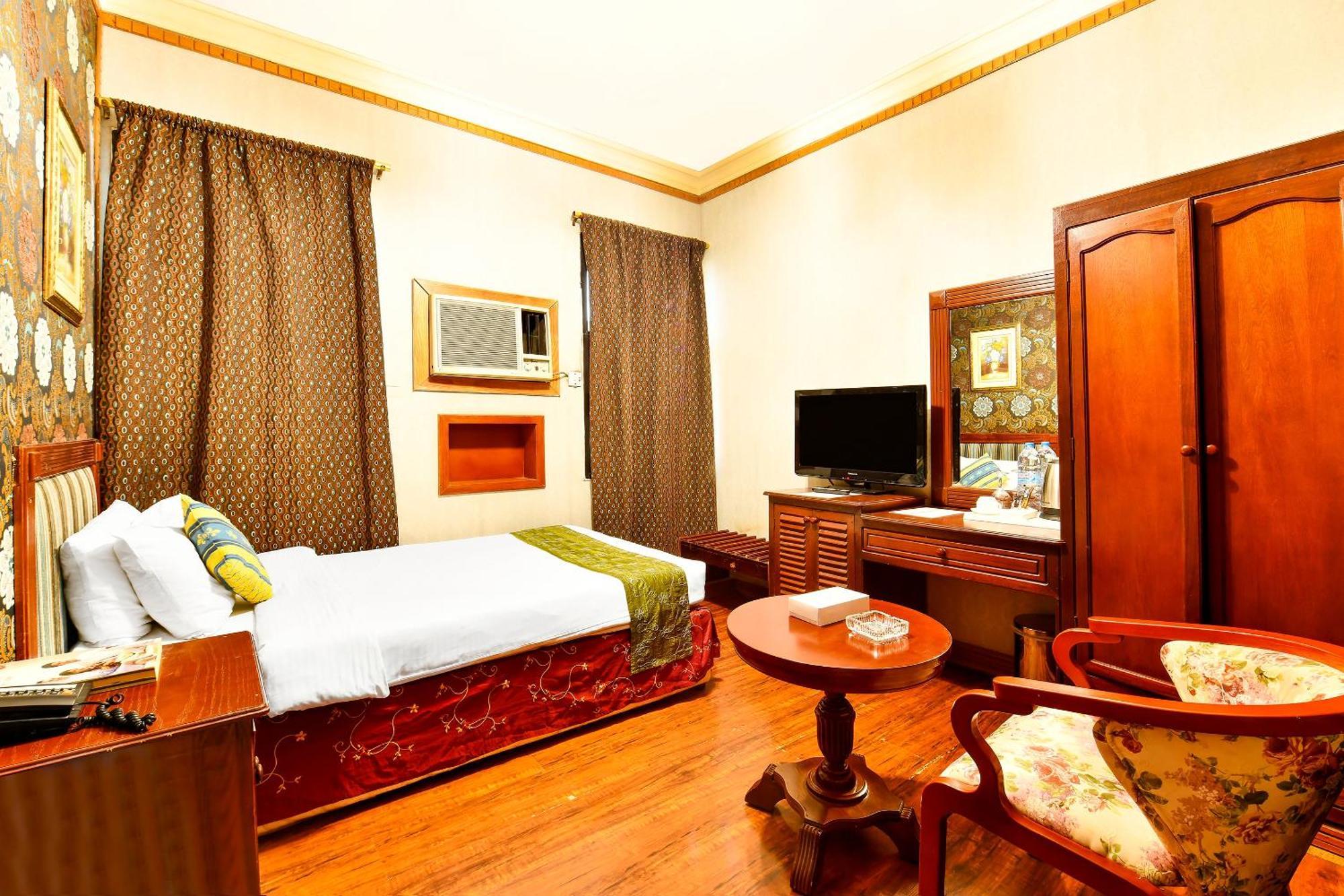 Capital O 125 Moon Plaza Hotel Manama Eksteriør bilde
